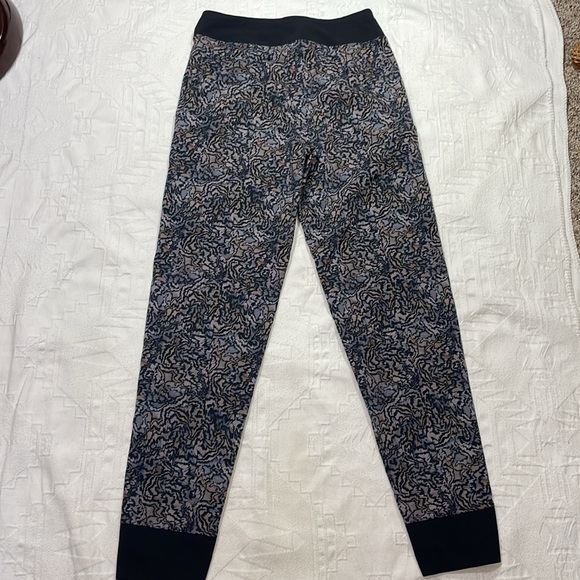 Athleta Trekkie North Jogger Running Work Out Cross Fit Pants Black Multi 4 Tall - Picture 7 of 10